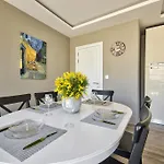 Luxe 3-bedroom Duplex Penthouse With Sea View Terrace And Jacuzzi