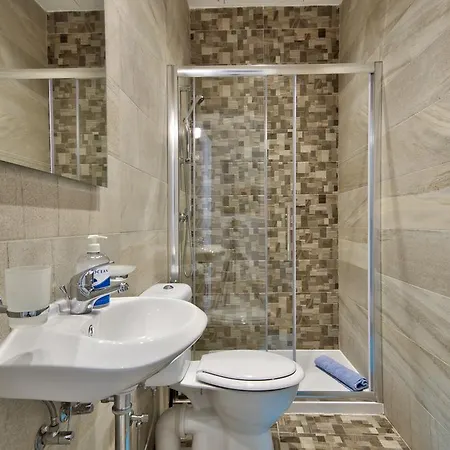 Luxe 3-bedroom Duplex Penthouse With Sea View Terrace And Jacuzzi Valletta