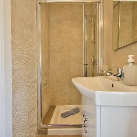 Apartment Luxe 3-bedroom Duplex Penthouse With Sea View Terrace And Jacuzzi *