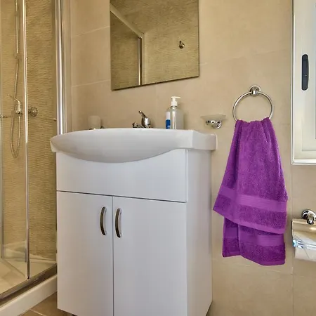 Luxe 3-bedroom Duplex Penthouse With Sea View Terrace And Jacuzzi Apartment *
