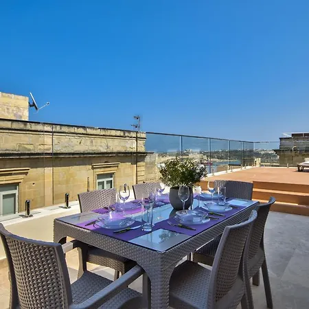 Luxe 3-bedroom Duplex Penthouse With Sea View Terrace And Jacuzzi *