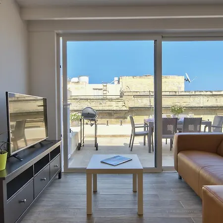 Luxe 3-bedroom Duplex Penthouse With Sea View Terrace And Jacuzzi Apartament *