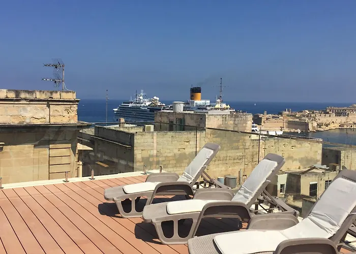 Apartment Luxe 3-bedroom Duplex Penthouse With Sea View Terrace And Jacuzzi